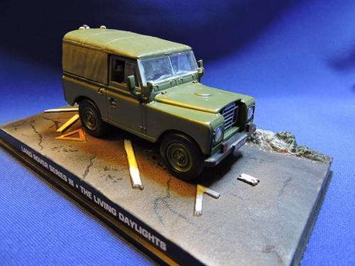 James Bond 007 Land Rover Series 111 the living daylights scale 1:43